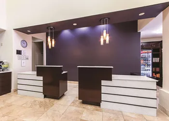 La Quinta Inn & Suites by Wyndham Houston New Caney hotel thumbnail 4