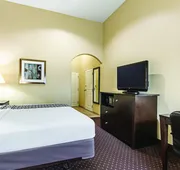 La Quinta Inn & Suites by Wyndham Houston New Caney hotel detail image 7