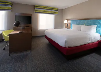 Hampton Inn Visalia hotel thumbnail 7