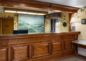 Red Lion Inn & Suites Lemoore hotel thumbnail 2