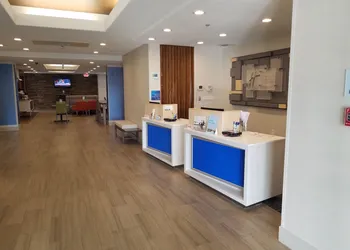 Holiday Inn Express & Suites Dinuba West by IHG hotel thumbnail 2