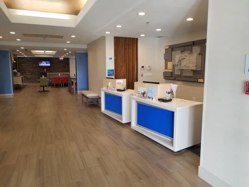 Holiday Inn Express & Suites Dinuba West by IHG hotel detail image 2