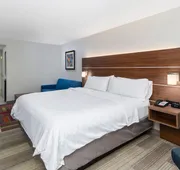 Holiday Inn Express & Suites Dinuba West by IHG hotel detail image 4