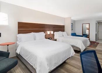 Holiday Inn Express & Suites Dinuba West by IHG hotel thumbnail 5