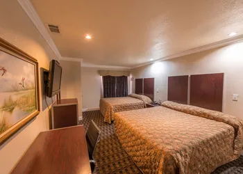 Edgewater Inn Reedley hotel thumbnail 5