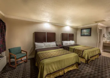 Edgewater Inn Reedley hotel thumbnail 6