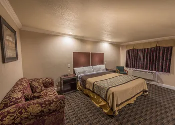 Edgewater Inn Reedley hotel thumbnail 7
