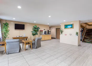 Econo Lodge Painted Post - Corning hotel thumbnail 3