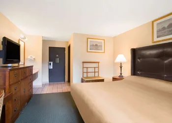 Knights Inn Endwell hotel thumbnail 7