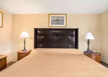 Knights Inn Endwell hotel thumbnail 8