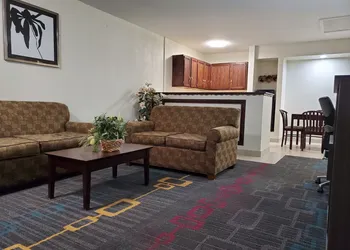 Days Inn by Wyndham Lawton hotel thumbnail 8