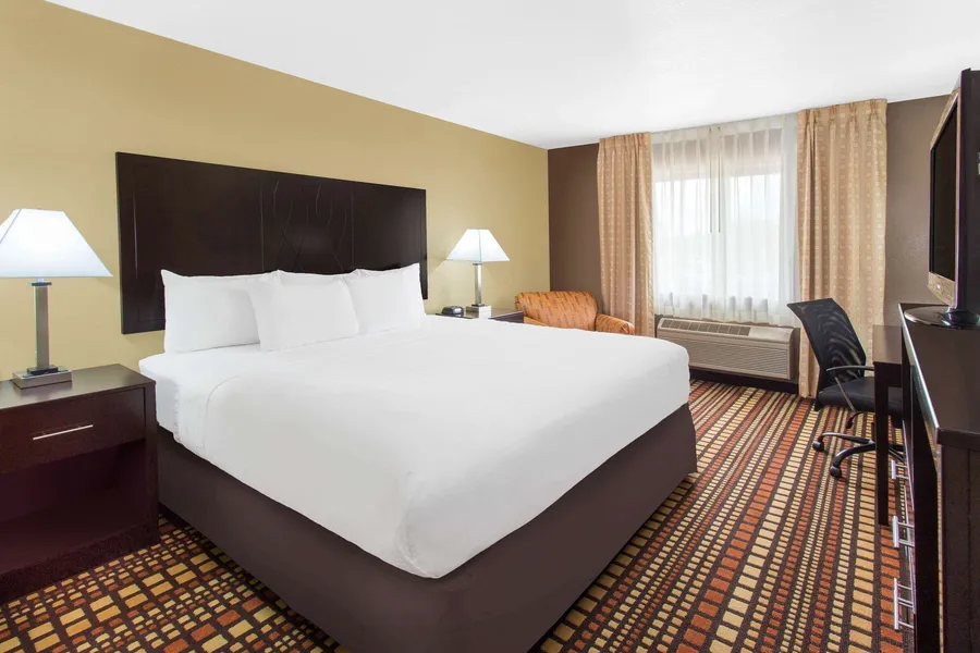 Days Inn & Suites by Wyndham Davenport East hotel detail image 6