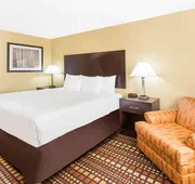 Days Inn & Suites by Wyndham Davenport East hotel detail image 7