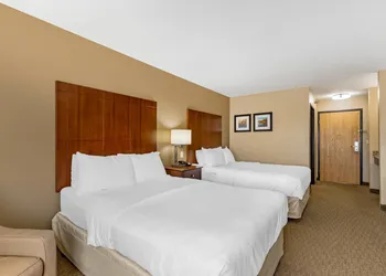 Comfort Inn & Suites East Moline near I-80 hotel thumbnail 6