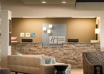 Holiday Inn Express Le Claire Riverfront-Davenport by IHG hotel thumbnail 2