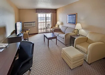 Holiday Inn Express Le Claire Riverfront-Davenport by IHG hotel thumbnail 3