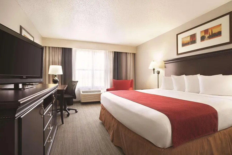 Country Inn & Suites by Radisson, Moline Airport hotel detail image 6