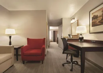 Country Inn & Suites by Radisson, Moline Airport hotel thumbnail 8