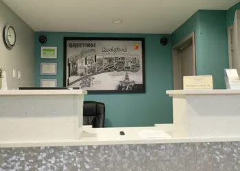 Super 8 by Wyndham Rockford I-90/Casino District hotel thumbnail 2