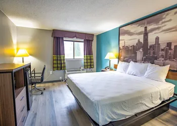 Super 8 by Wyndham Rockford I-90/Casino District hotel thumbnail 8