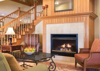 Country Inn & Suites by Radisson, Davenport - Quad Cities hotel thumbnail 2