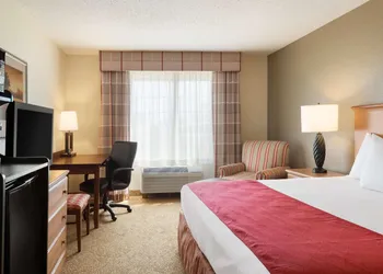 Country Inn & Suites by Radisson, Davenport - Quad Cities hotel thumbnail 7