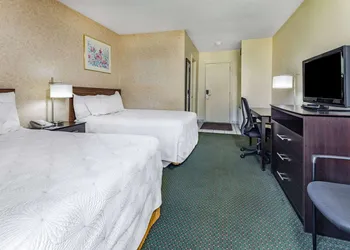 Travelodge by Wyndham Bracebridge hotel thumbnail 2