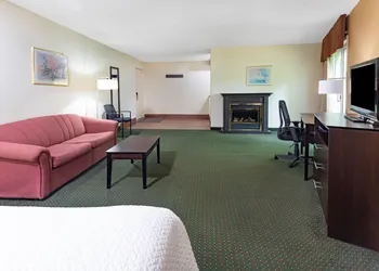 Travelodge by Wyndham Bracebridge hotel thumbnail 5