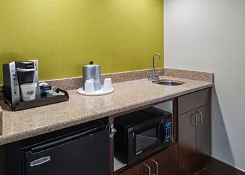 Holiday Inn Express Hotel & Suites Twentynine Palms by IHG hotel thumbnail 6