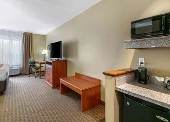 Comfort Inn & Suites Marion I-57 hotel thumbnail 8