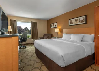 Comfort Inn Chicoutimi hotel thumbnail 8