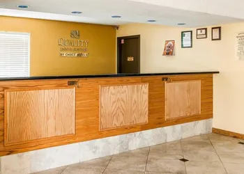 Quality Inn & Suites Shelbyville I-74 hotel thumbnail 2