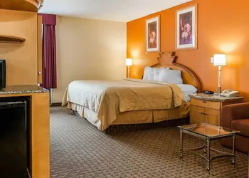 Quality Inn & Suites Shelbyville I-74 hotel thumbnail 4