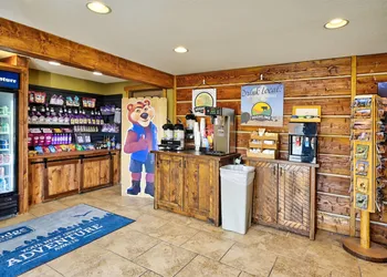 Travelodge by Wyndham Gardiner Yellowstone Park North hotel thumbnail 6
