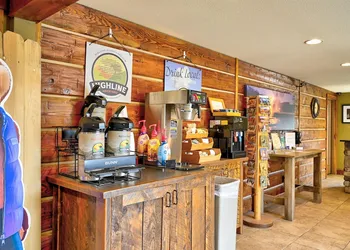 Travelodge by Wyndham Gardiner Yellowstone Park North hotel thumbnail 7