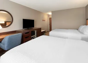 Hampton Inn & Suites Scottsburg hotel thumbnail 7