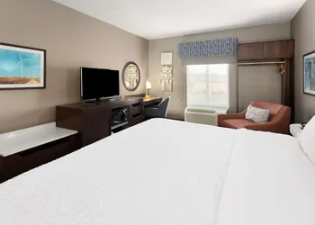 Hampton Inn & Suites Scottsburg hotel thumbnail 8