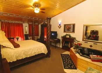 Echo Canyon Spa Resort (Adults Only) hotel thumbnail 4