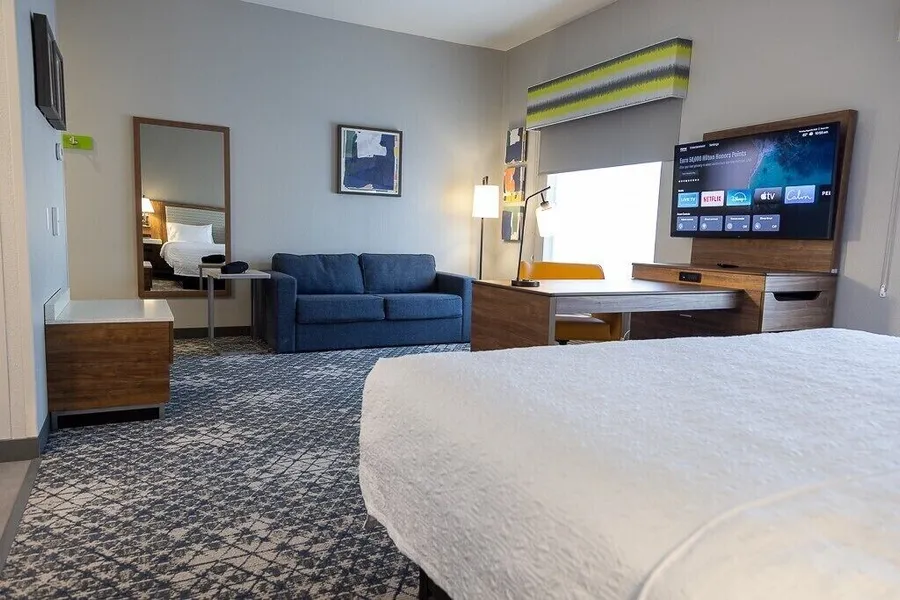 Hampton Inn & Suites Houston - Rosenberg hotel detail image 6