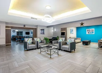 La Quinta Inn & Suites by Wyndham Conroe hotel thumbnail 2