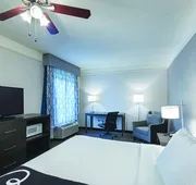 La Quinta Inn & Suites by Wyndham Conroe hotel detail image 4