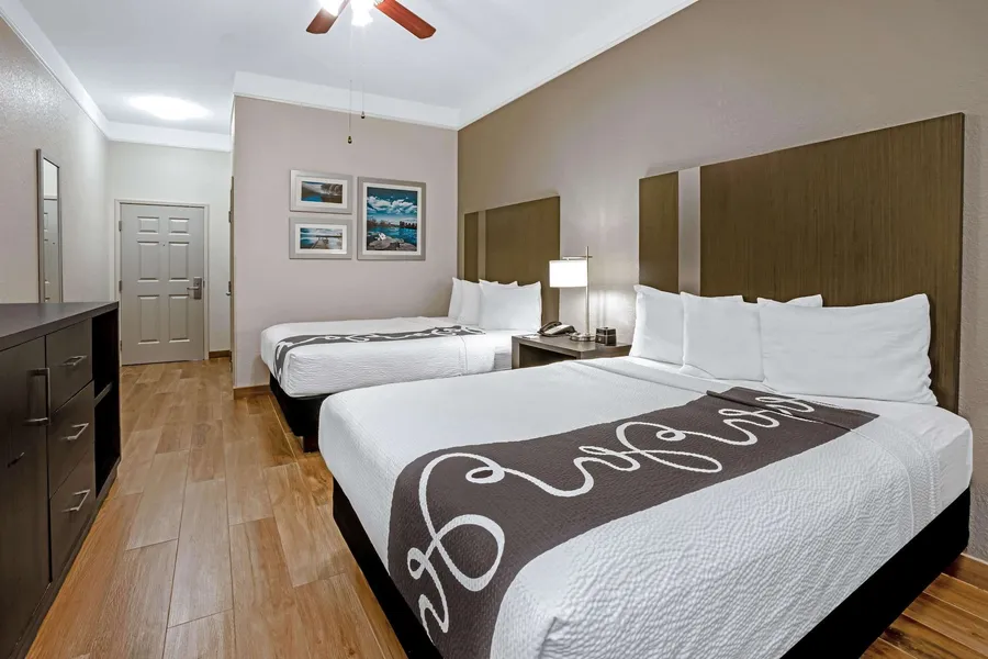 La Quinta Inn & Suites by Wyndham Conroe hotel detail image 6