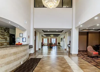 Comfort Inn & Suites Lawrence - University Area hotel thumbnail 2