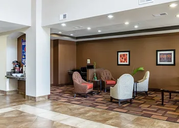 Comfort Inn & Suites Lawrence - University Area hotel thumbnail 4