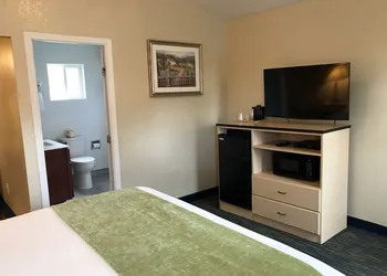 Napa Discovery Inn hotel thumbnail 5