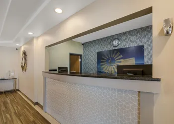 SureStay Plus Hotel by Best Western Topeka Northwest hotel thumbnail 2