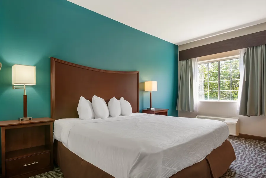 SureStay Plus Hotel by Best Western Topeka Northwest hotel detail image 6