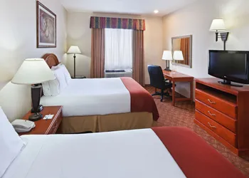 Holiday Inn Express & Suites by IHG hotel thumbnail 6