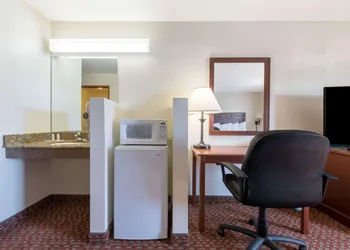 Super 8 by Wyndham Abilene South hotel thumbnail 7