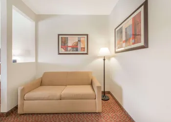 Super 8 by Wyndham Abilene South hotel thumbnail 8